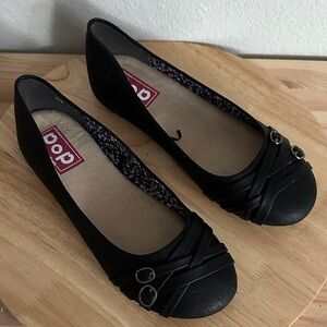 Pop Nelly Womens Closed Toe Ballet Flats